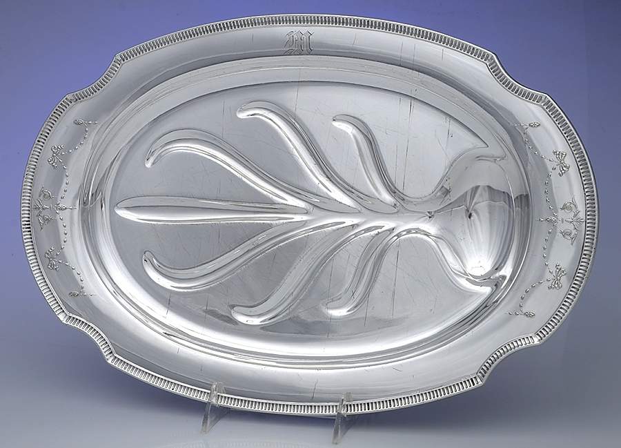 Grosvenor (Silverplate, Hollowware) Meat Platter with Well Tree by Oneida Silver-1