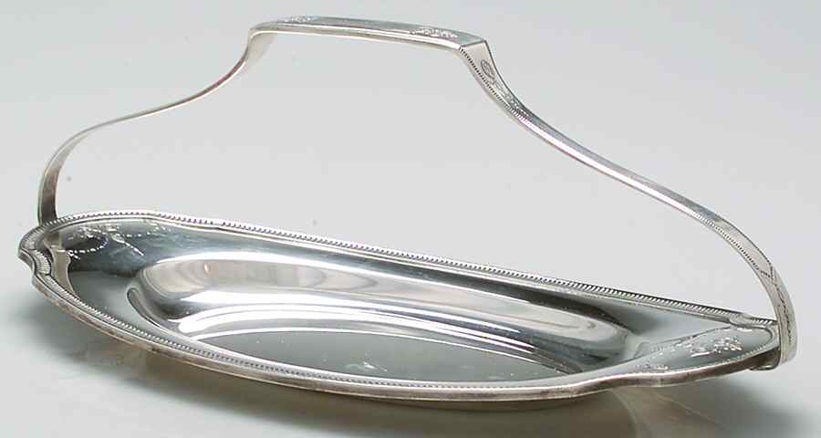 Grosvenor (Silverplate, Hollowware) Plated Bread Tray with Handle by Oneida Silver-1