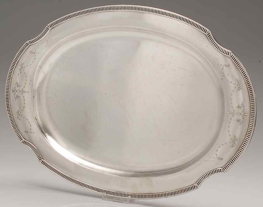 Grosvenor (Silverplate, Hollowware) Medium Plated Meat Platter No Well by Oneida Silver-1