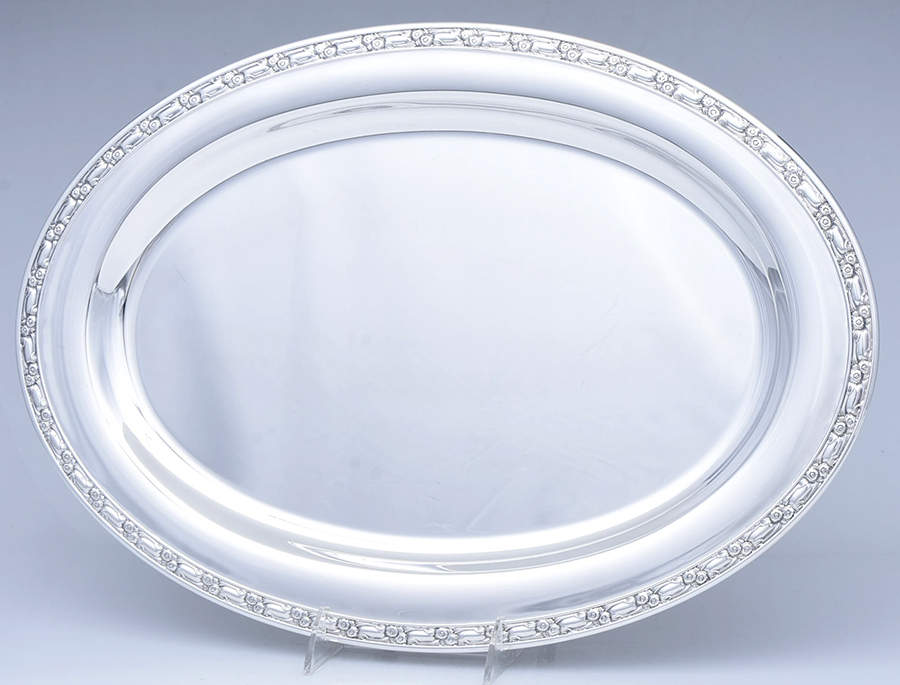 Park Lane (Silverplate, Hollowware) 18" Oval Serving Platter by Oneida Silver-1