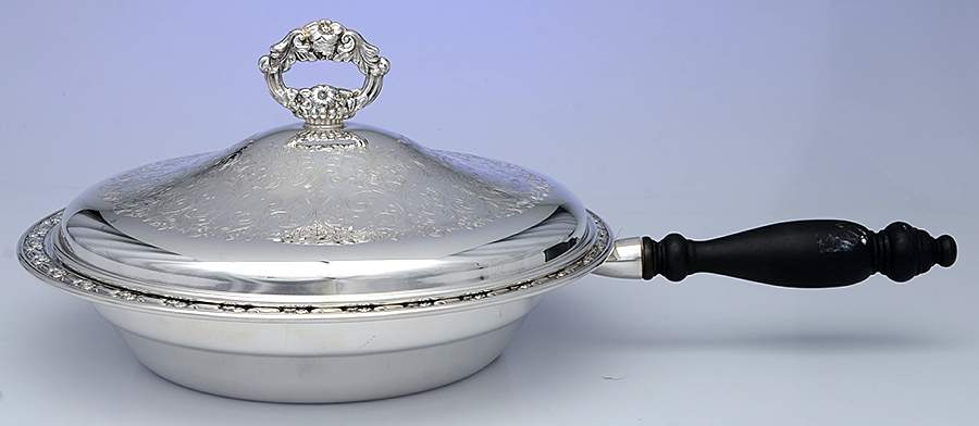 Park Lane (Silverplate, Hollowware) Chafing Dish & Lid by Oneida Silver-1