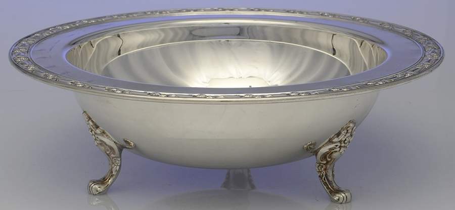 Park Lane (Silverplate, Hollowware) 1.5 Qt Round Covered Casserole W/No Lid by Oneida Silver-1