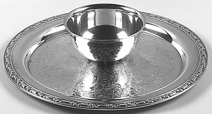 Park Lane (Silverplate, Hollowware) 1-Piece Attached Plated Chip & Dip Set by Oneida Silver-1