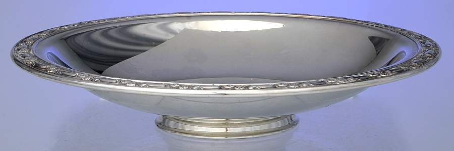 Park Lane (Silverplate, Hollowware) 9" Round Footed Centerpiece by Oneida Silver-1