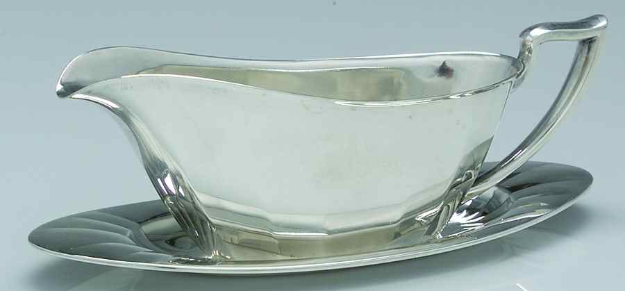 Patrician (Silverplate, Hollowware) Plated Gravy Boat & Underplate by Oneida Silver-1