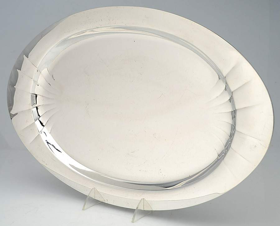 Patrician (Silverplate, Hollowware) Medium Silverplate Waiter Tray by Oneida Silver-1