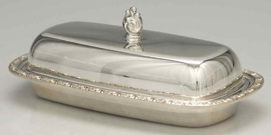 Queen Bess II (Silverplate, Hollowware) 1/4 Pound Covered Butter & Liner by Oneida Silver-1