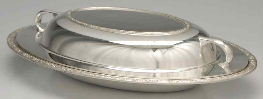 Queen Bess II (Silverplate, Hollowware) Double Vegetable Bowl by Oneida Silver-1