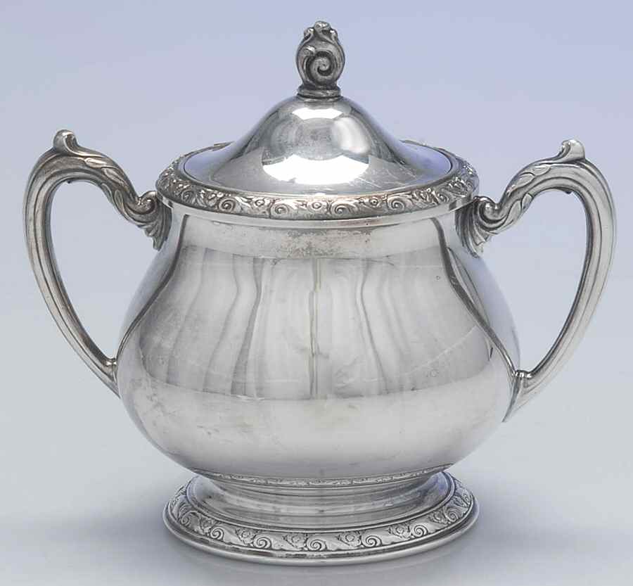 Queen Bess II (Silverplate, Hollowware) Sugar Bowl & Lid by Oneida Silver-1
