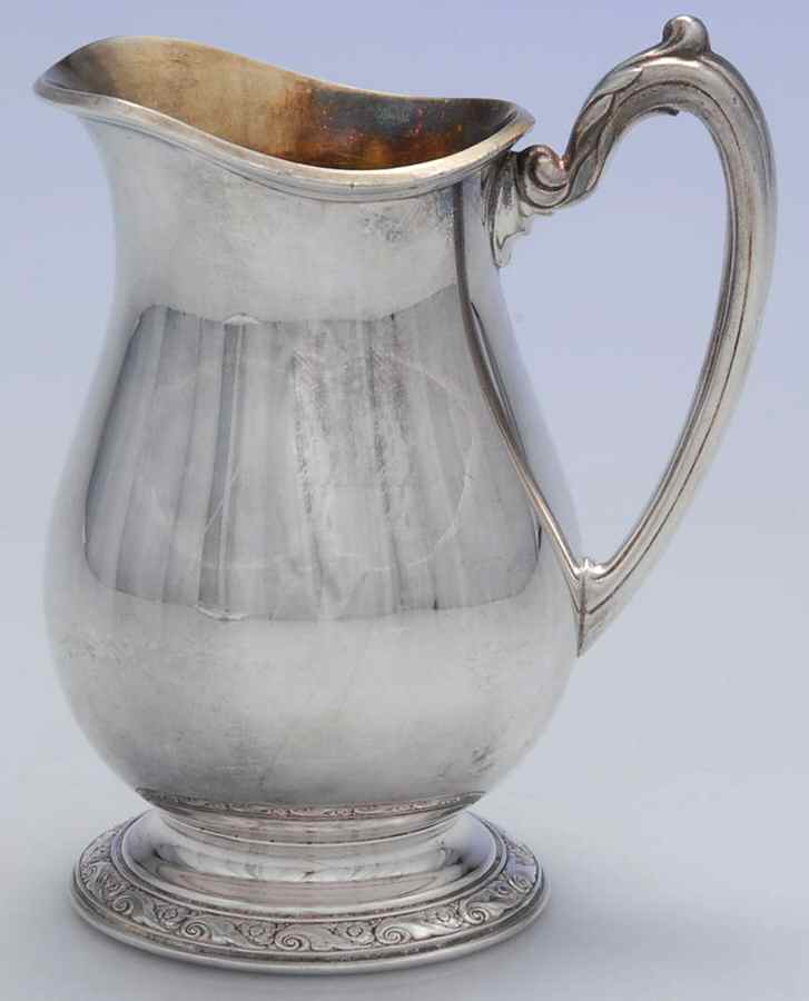 Queen Bess II (Silverplate, Hollowware) Creamer by Oneida Silver-1