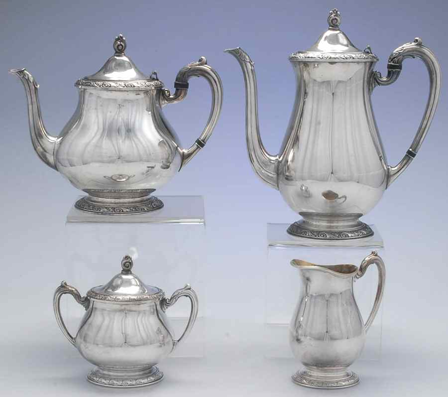 Queen Bess II (Silverplate, Hollowware) (4 Piece) Silverplate Tea Set by Oneida Silver-1