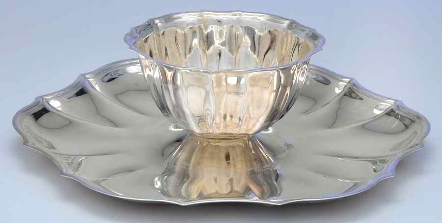 Chippendale (Silverplate, 1919, Hollowwaree) 1-Piece Attached Plated Chip & Dip Set by Oneida Silver-1