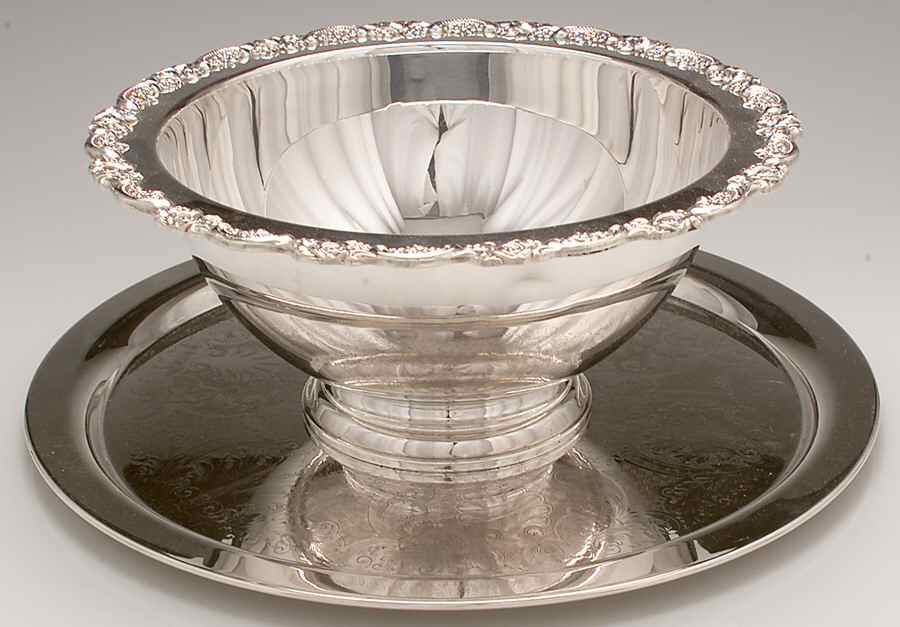 Du Maurier (Silverplate, Hollowware) Punch Bowl and Tray by Oneida Silver-1