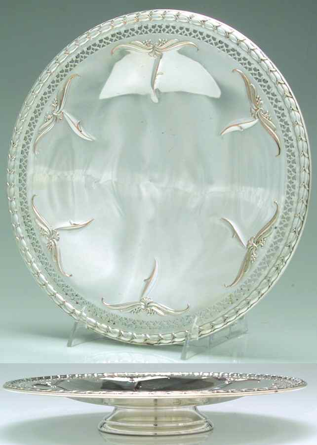 Fantasy (Silverplate, 1941, Hollowware) 10" Sandwich Plate by Oneida Silver-1