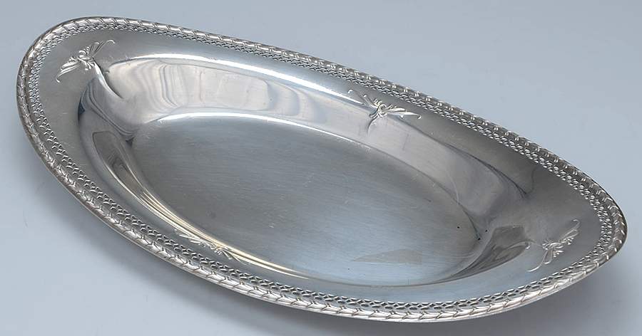 Fantasy (Silverplate, 1941, Hollowware) 13" Bread Tray by Oneida Silver-1