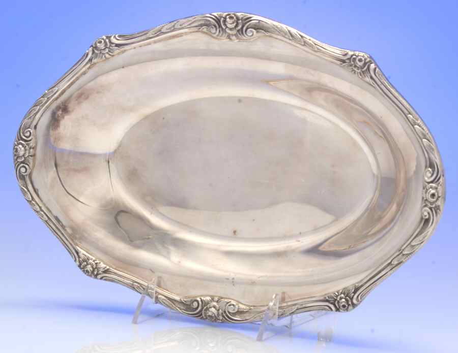 Glenrose (Silverplate, 1908, Hollowware) Silverplate Bread Tray by Oneida Silver-1