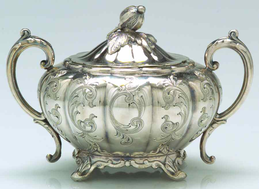 Melon-Hand Chased (Silverplate, Hollowware) Sugar Bowl & Lid by Oneida Silver-1
