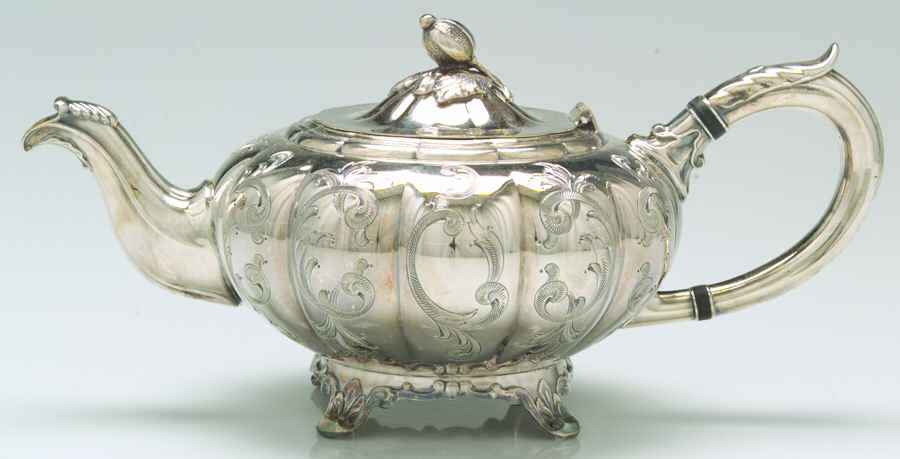 Melon-Hand Chased (Silverplate, Hollowware) Teapot by Oneida Silver-1