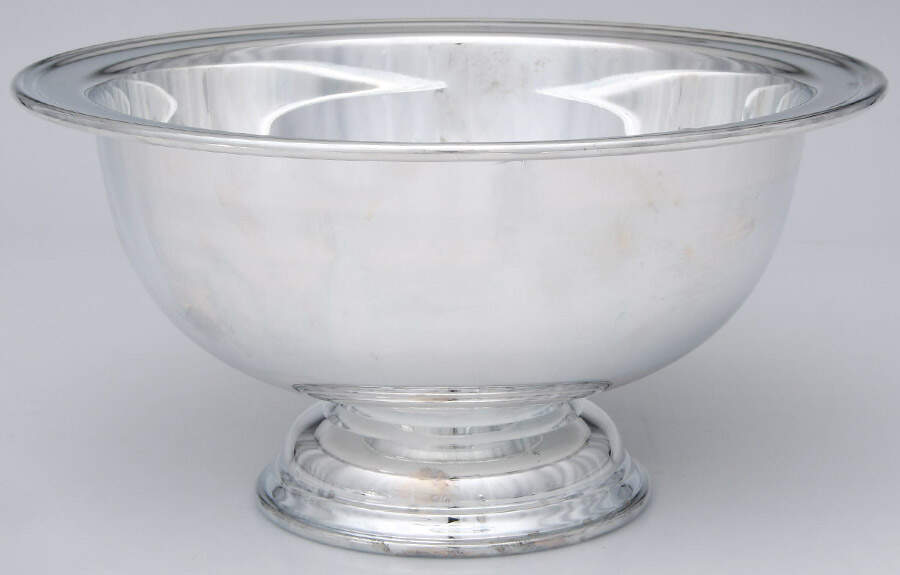 Castle Court (Silverplate, Hollowware) Tureen No Lid by Oneida Silver-1