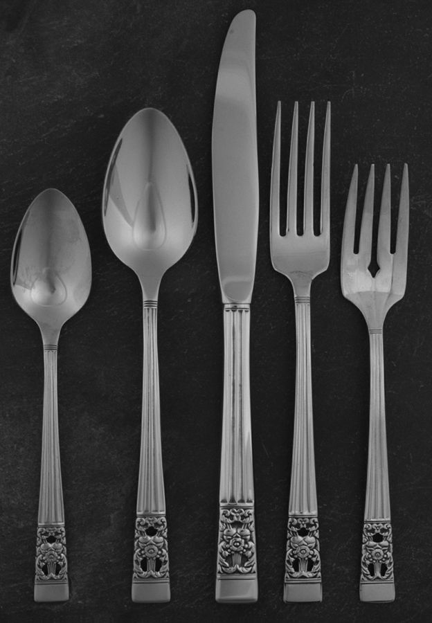 Coronation (Stainless) 5 Piece Place Setting by Oneida Silver-1