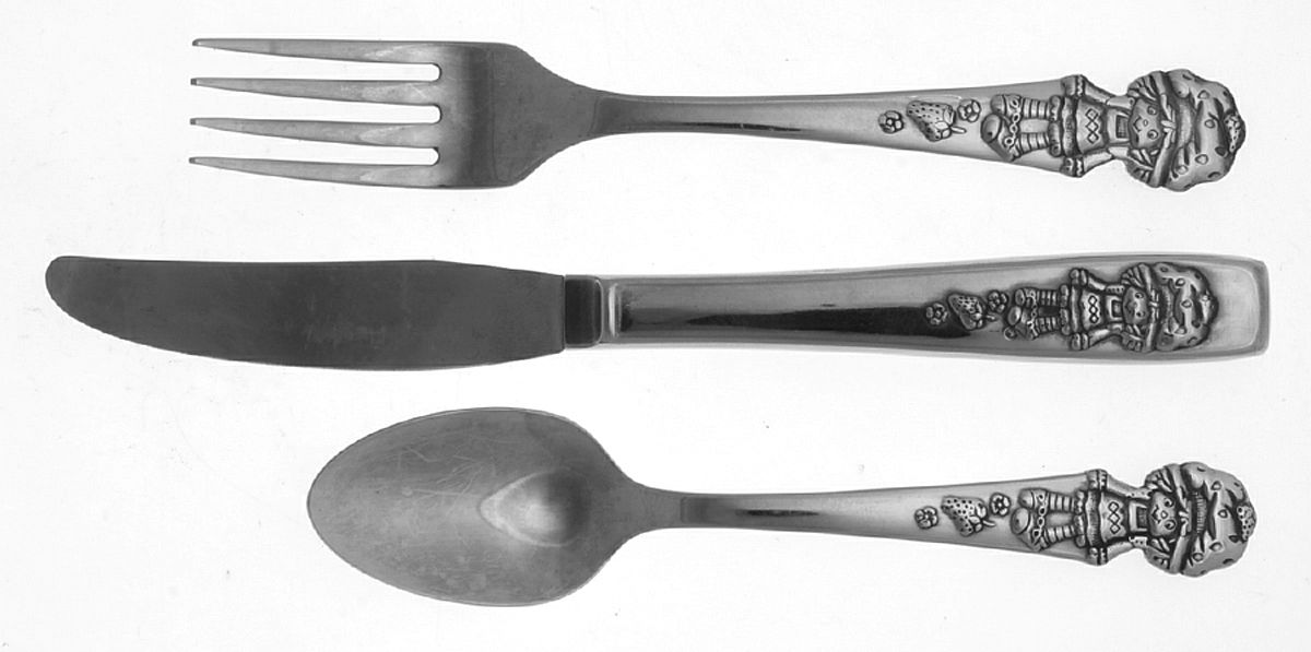 Strawberry Shortcake (STAINLESS) 3 Piece Youth Set (Knife, Fork & Spoon) by Oneida Silver-1