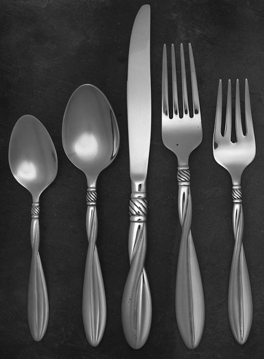 Nuance (Stainless) 5 Piece Place Setting by Oneida Silver-1