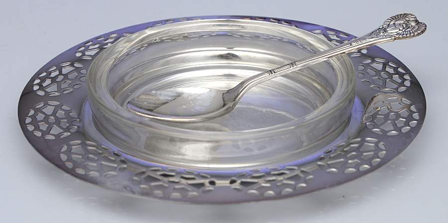 9230 (Silverplate, Hollowware) Jelly Set w/Glass Liner, Underplate & Spoon by Oneida Silver-1