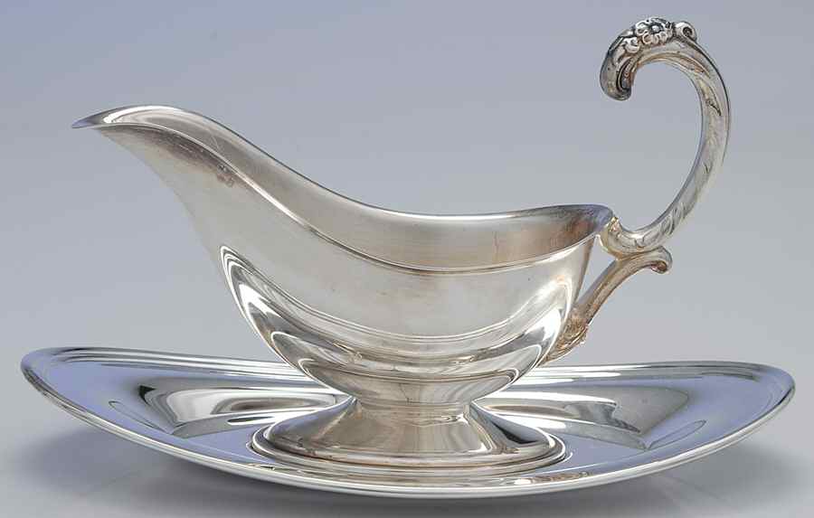 Ridgewood (Slvp, Hlwr, Smooth Edge) Gravy Boat & Underplate by Oneida Silver-1