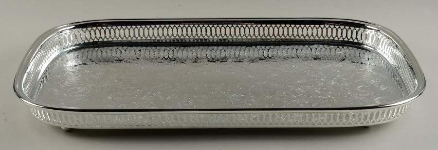 Ridgewood (Slvp, Hlwr, Smooth Edge) 19" Gallery Tray by Oneida Silver-1
