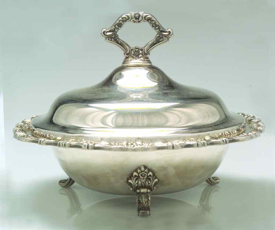 Countess (Silverplate, Hollowware) Plated Round Covered Casserole with Glass by Oneida Silver-1