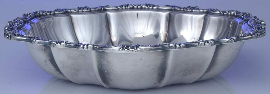 Countess (Silverplate, Hollowware) 11" Round Vegetable by Oneida Silver-1