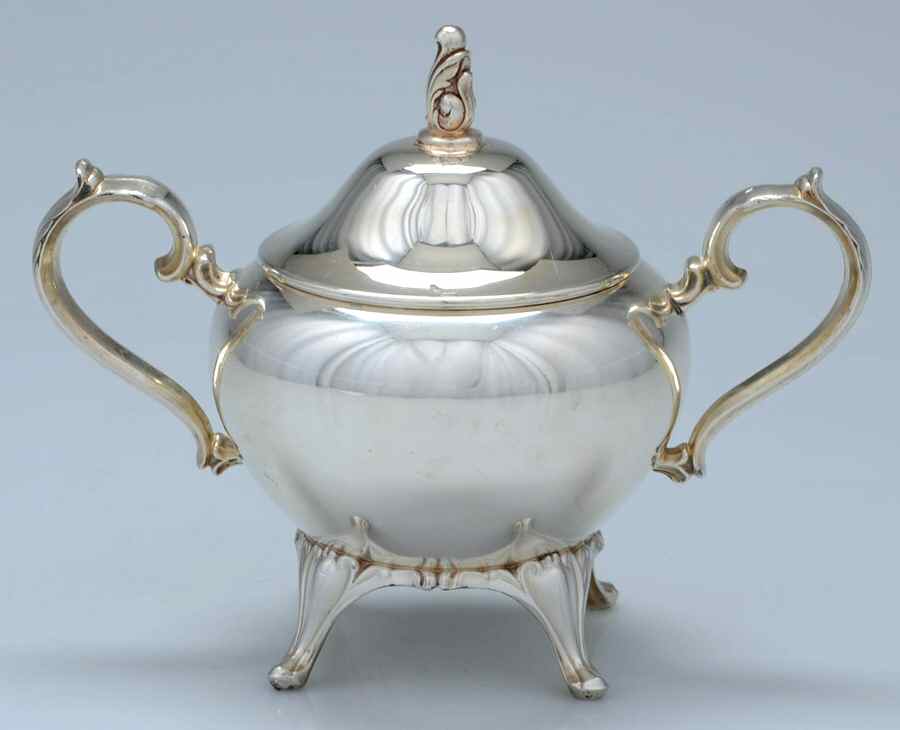 Huntington (Silverplate, Hollowware) Sugar Bowl & Lid by Oneida Silver-1