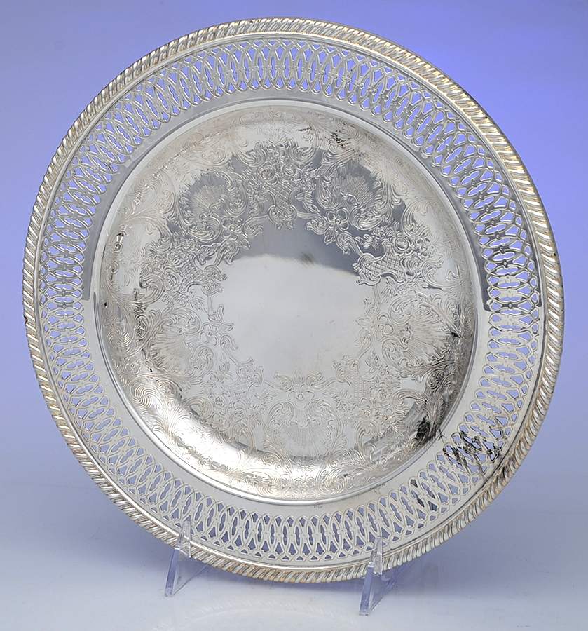 Silverplate Hollowware 10" Pierced Round Tray by Oneida Silver-1