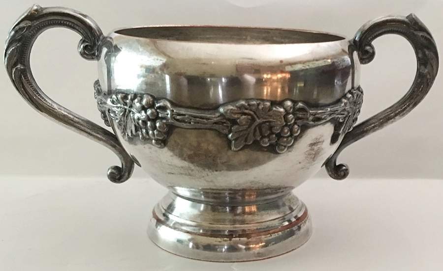 Old English Reproduction (Silverplate, Hollowware) Sugar Bowl No Lid by Oneida Silver-1