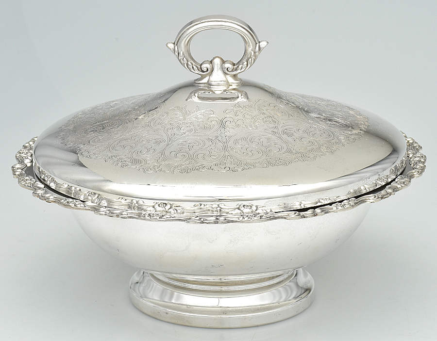 Bellfontaine (Silverplate, Hollowware) Plated Round Covered Casserole with Glass by Oneida Silver-1