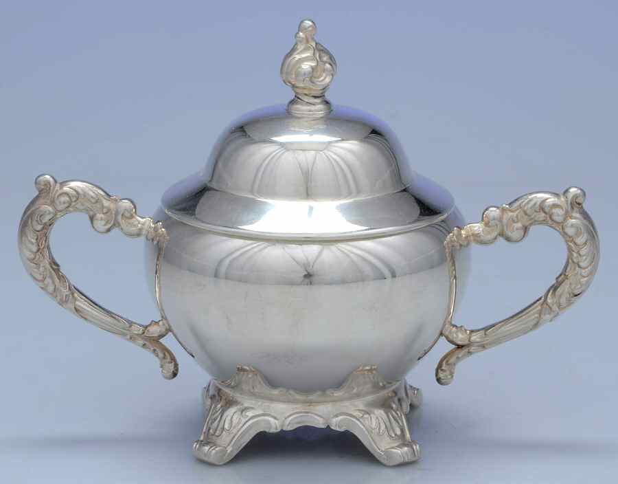 2378 (Silverplate, Hollowware) Sugar Bowl & Lid by Oneida Silver-1