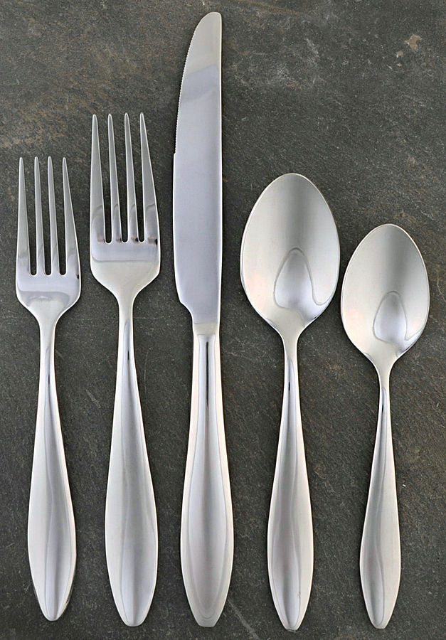 Casaba (Stainless) 5 Piece Place Setting by Oneida Silver-1