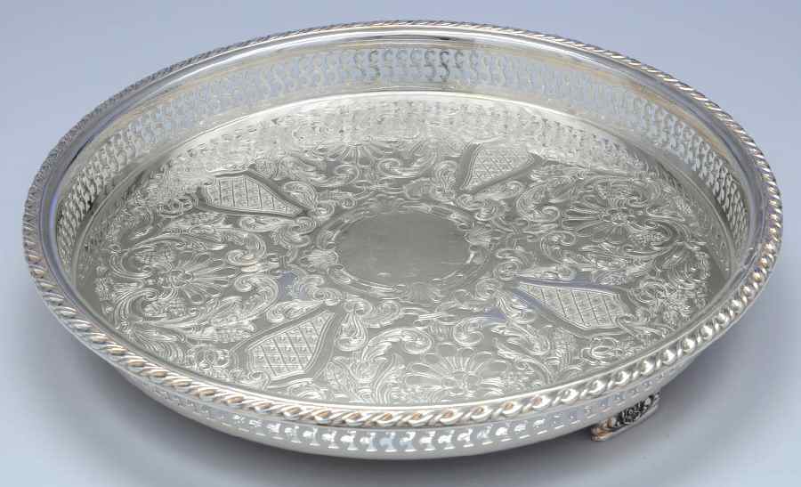 Arcadia (Silverplate, Hollowware) 15" Gallery Tray by Oneida Silver-1