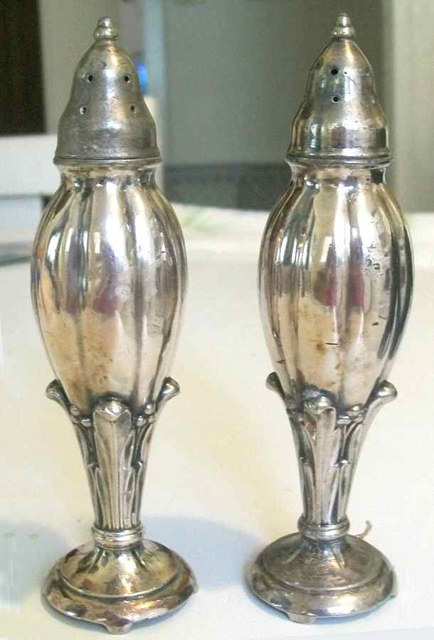 45 (Silverplate, Hollowware) Salt & Pepper Set by Oneida Silver-1