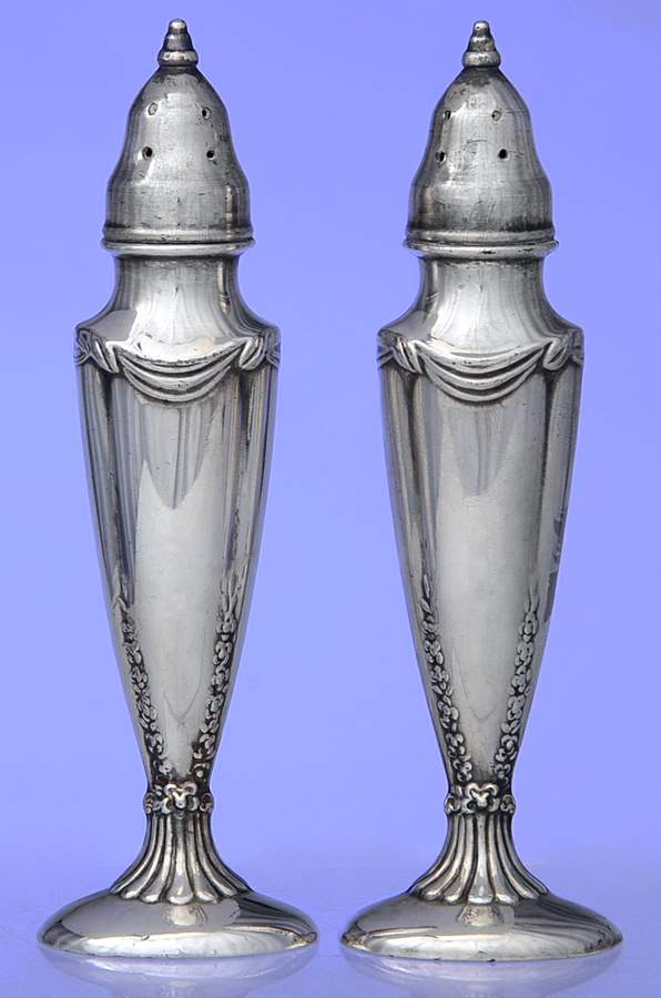 702 (Silverplate, Hollowware) Salt & Pepper Set by Oneida Silver-1