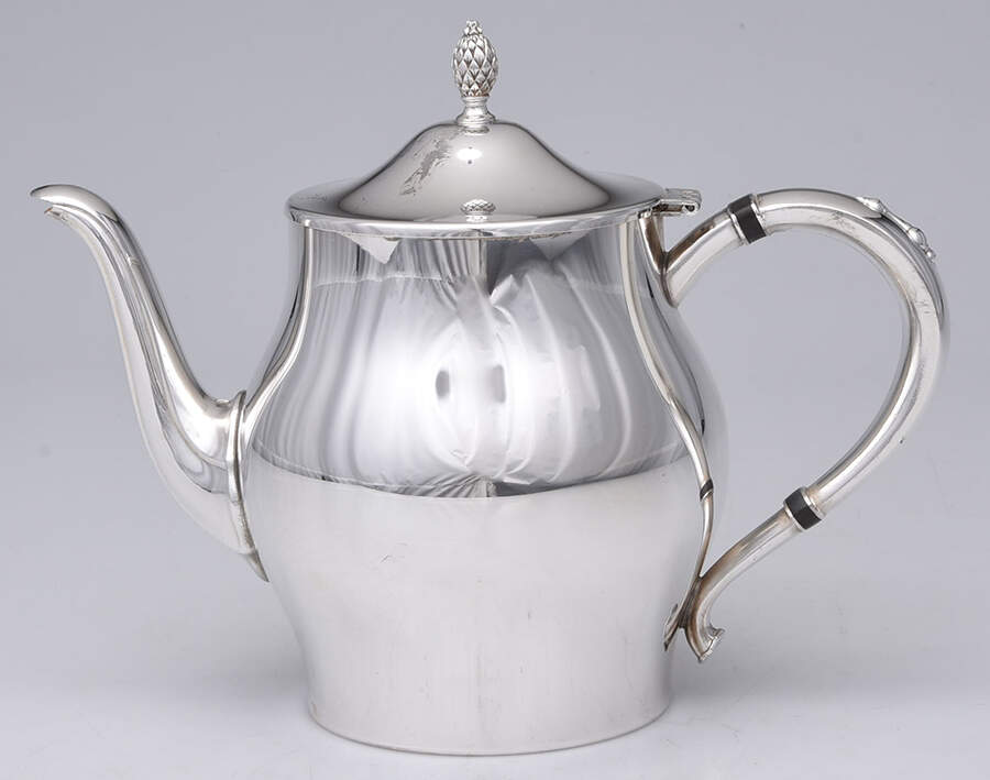 Early American (Silverplate, Hollowware) Teapot by Oneida Silver-1