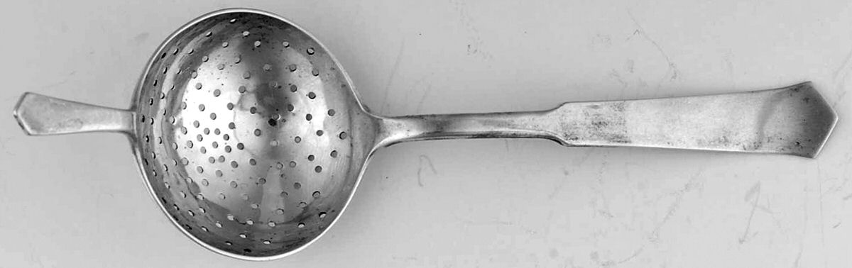 ONS10 (Sterling) Solid Individual Overcup Tea Strainer by Old Newbury-1