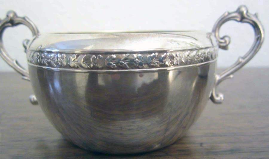 4736 (Silverplate, Hollowware) Sugar Bowl & Lid by Oneida Silver-1