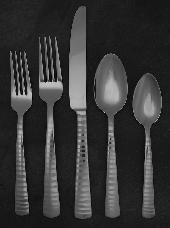 Lynx (Stainless) 5 Piece Place Setting by Oneida Silver-1