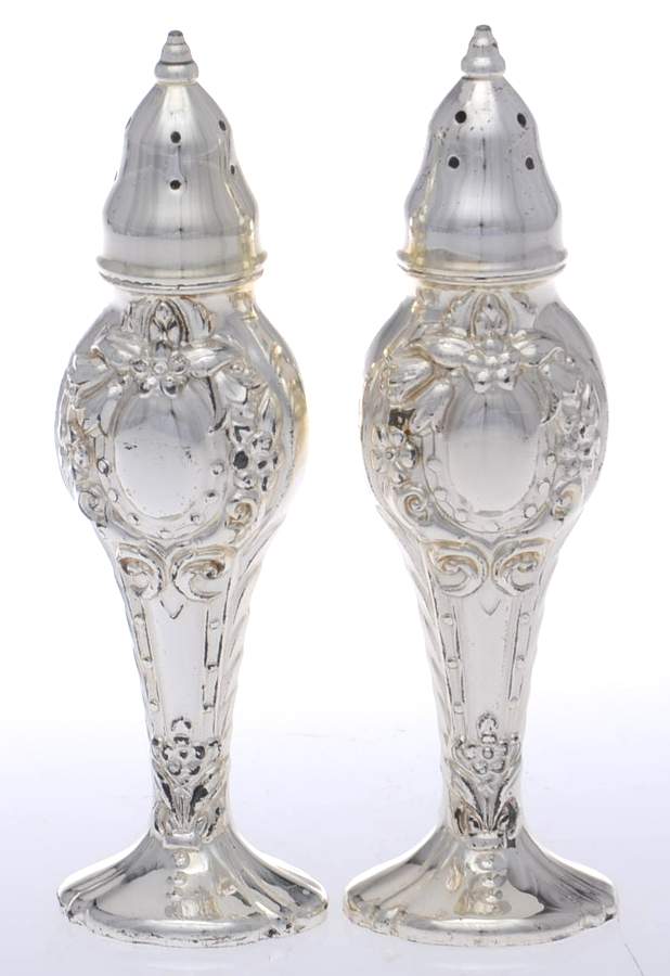 Old South (Silverplate, Hollowware) Salt & Pepper Set by Oneida Silver-1