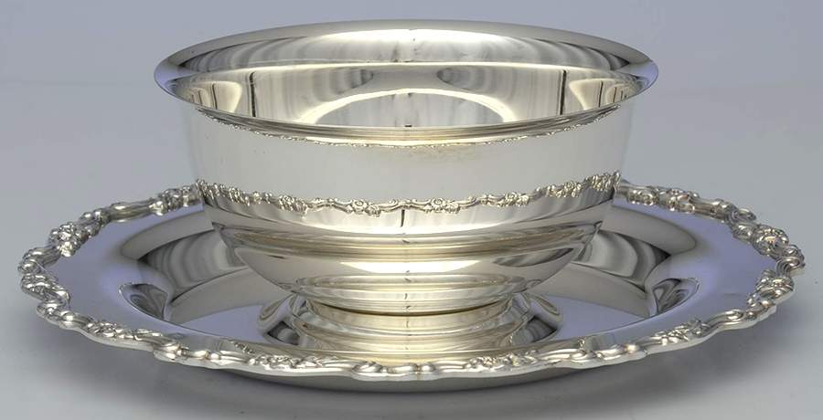 Bellfontaine (Silverplate, Hollowware) Plated Gravy Boat with Attached Underplate by Oneida Silver-1