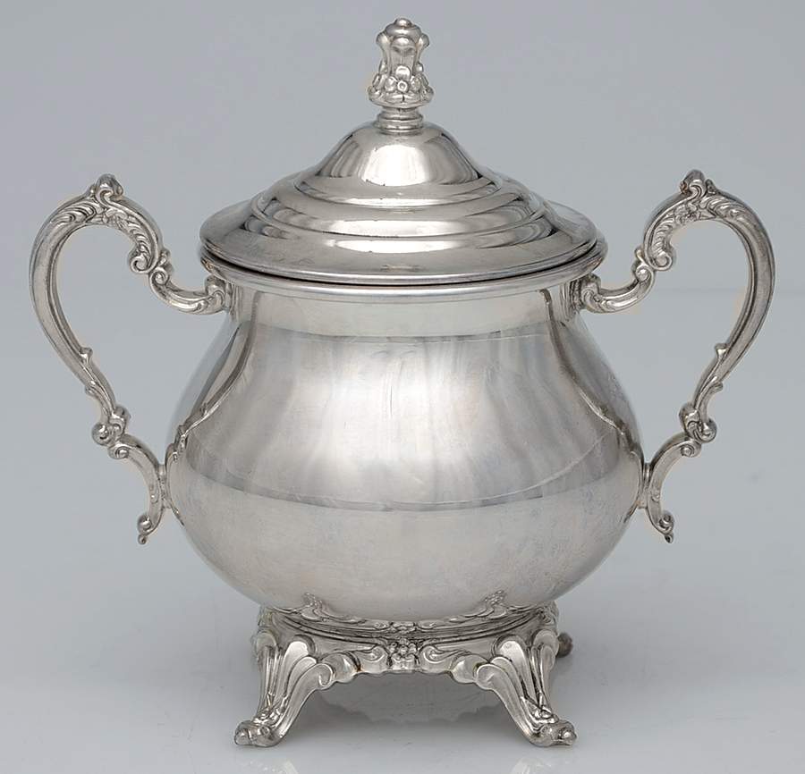 Bellfontaine (Silverplate, Hollowware) Sugar Bowl & Lid by Oneida Silver-1