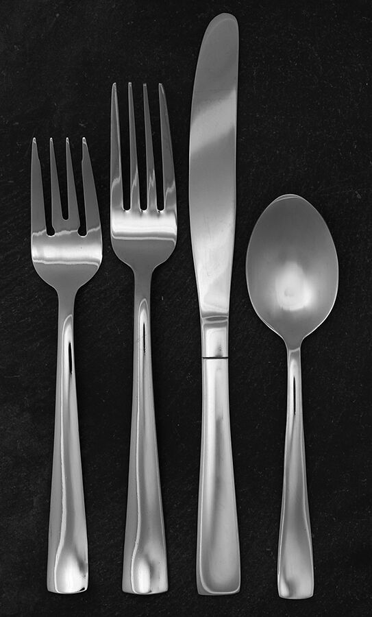 Avery (Stainless) 4 Piece Place Setting by Oneida Silver-1