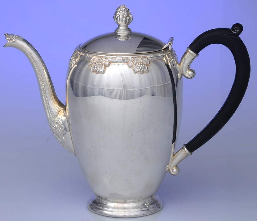 6277 (Silverplate, Hollowware) Silverplate Coffee Pot by Oneida Silver-1