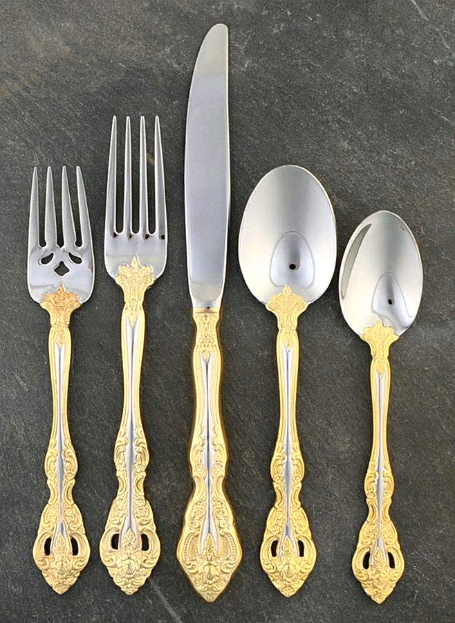 Golden Michelangelo (Stainless) 5 Piece Place Setting by Oneida Silver-1